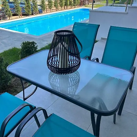 Lägenhet Emerald Luxury & Pool I Ofrínion