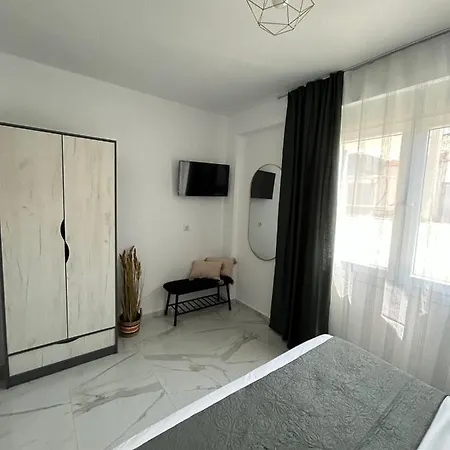Emerald Luxury & Pool I