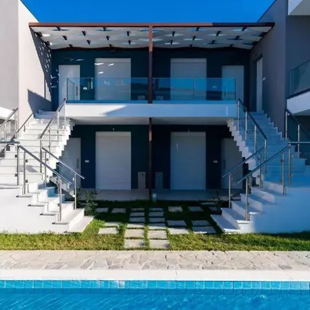 Emerald Luxury & Pool I * Ofrínion